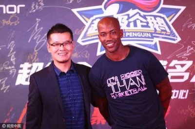 ​杨毅到底有多牛？马布里是他赚钱机器，年入数百万豪气冲天