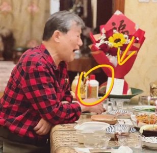 ​车晓罕见发文，为母亲王丽云庆祝70岁大寿，网友：简单的可思议