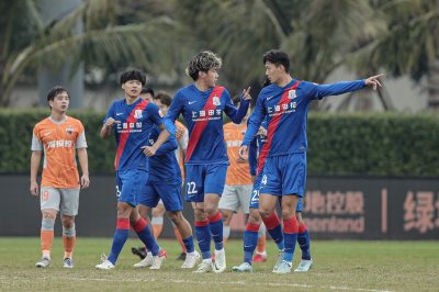 ​2-0完美收官，上海申花爆发，掀翻中超首届冠军，送对手8连败