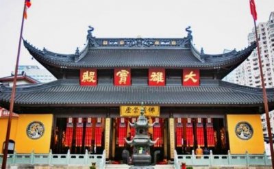 ​烧香拜佛时的4大禁忌，并非迷信，小心祈福变触霉头