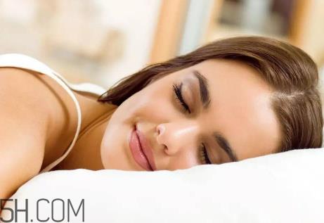 晚上用完睡眠面膜还要洗脸吗?睡眠面膜可以当面霜用吗? 晚上用完睡眠面膜还要洗脸吗?睡眠面膜可以当面霜用吗?