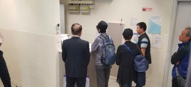 蓝洁瑛火化仪式仅5分钟，共6人现身，姐姐终于摘下墨镜拭泪