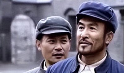 ​陈赓大将来功德林见黄埔同学，所长说：“我能给你叫来一个连”