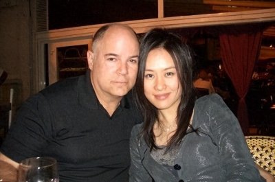 ​她是最性感的华裔女星，20岁孤身闯好莱坞，10年后嫁美国秃头导演