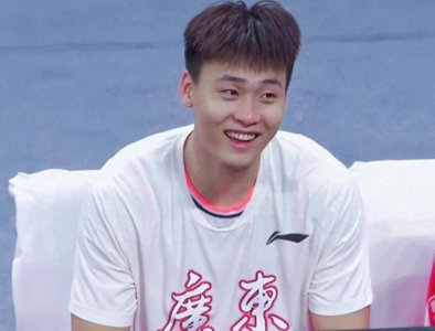 ​赵睿的篮球生涯和财富秘密揭秘：广东男篮的黄金儿子