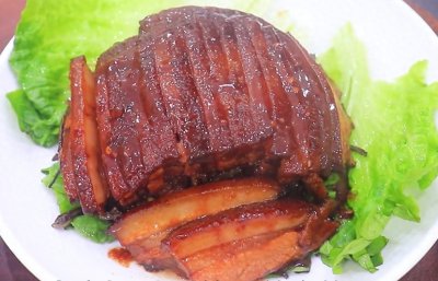 ​这才是扣肉的地道做法，厨师长的烹饪技巧高，好吃不油腻，真香