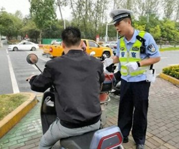 ​9月起，电动车“新规定”实施，包括两轮、三轮、四轮车上路