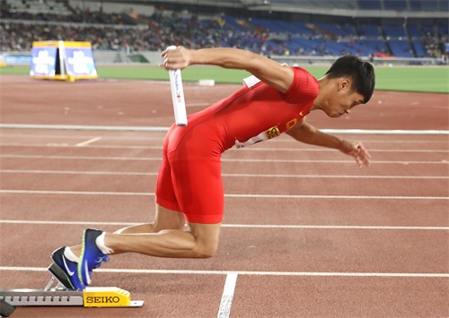 田径——世界接力赛：中国队获男子4X200米接力第六名