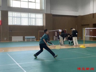 ​张店八中羽毛球队获区体育节比赛混合团体第一