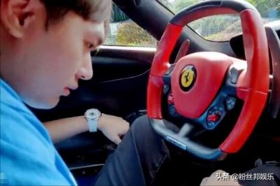 “小小酷哥”露脸未被封禁,透露孩子5月份出生,解封时机还未到