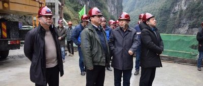 文振富赴鄂西部分单位调研