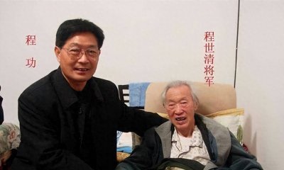 ​他11岁就参加红军，37岁被授少将，晚年却入狱四年，出狱活到90岁