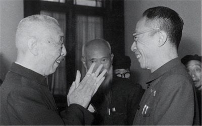 ​三十七年后 鹿钟麟见到溥仪告诉他：景山没有大炮 那是吓唬你的