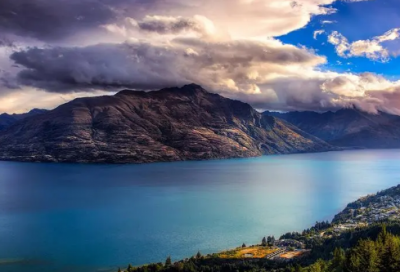 ​玩七彩连的游戏的小学生作文